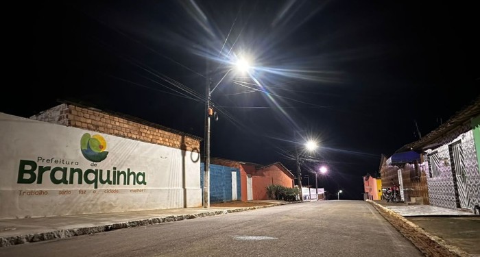 Prefeitura instala iluminação de LED no acesso ao Alto do São Simião