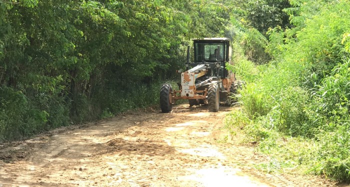 Prefeitura intensifica ações de melhorias nas estradas de acesso à zona rural
