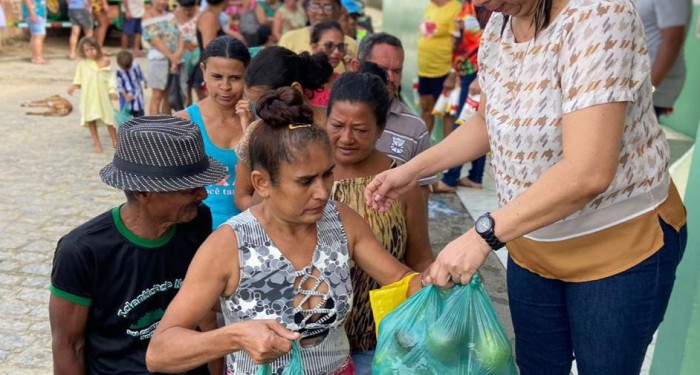 Prefeitura entrega toneladas de alimentos adquiridos pelo PAA em setembro
