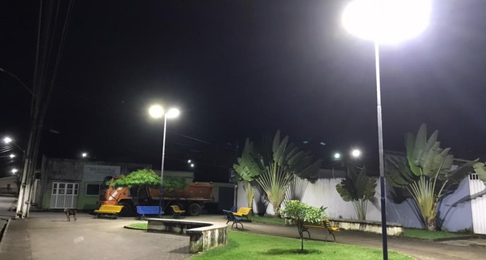 Prefeitura instala iluminação de LED em duas praças